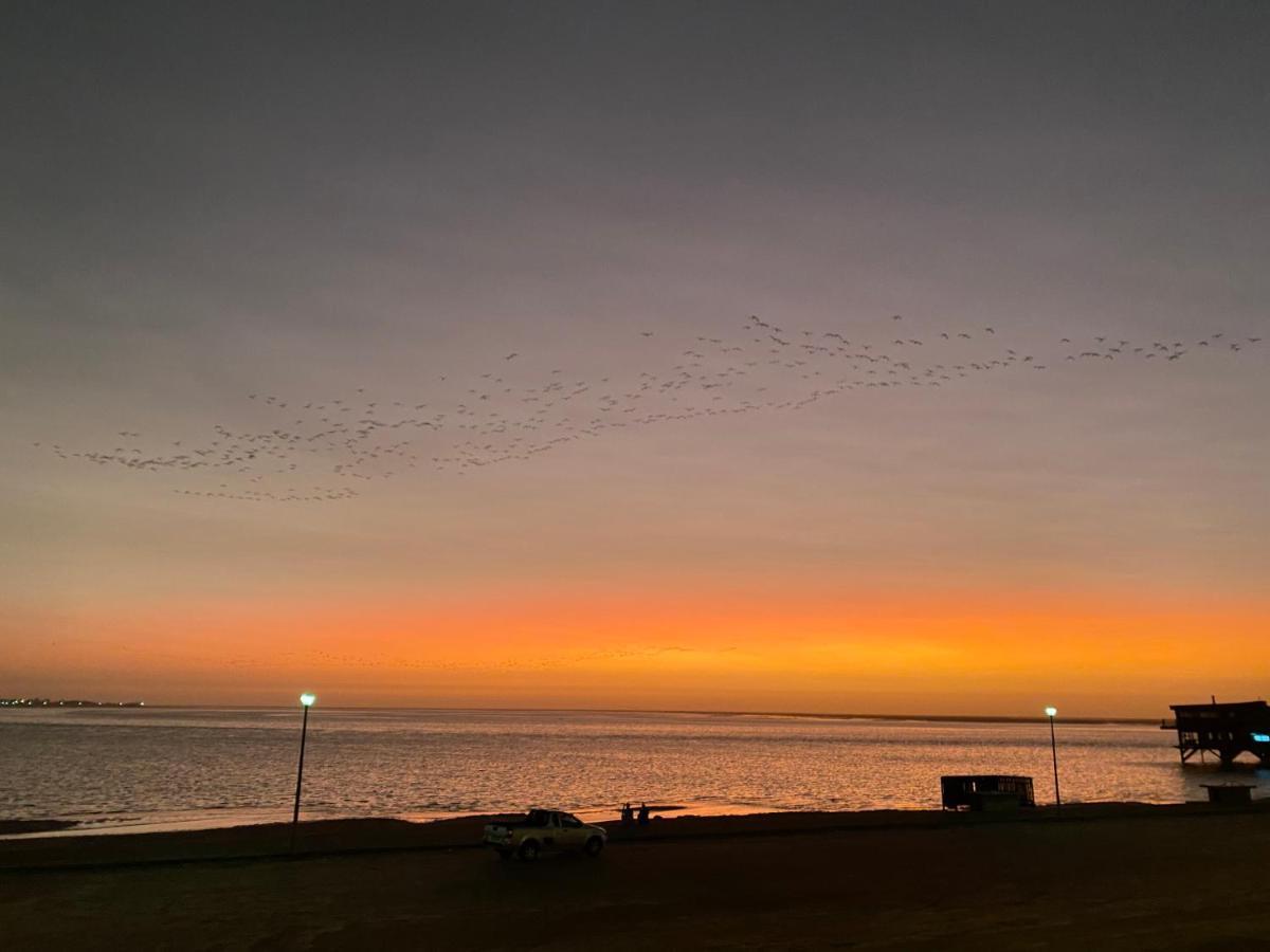 Appartamento Lagoon View Self Catering Walvis Bay Esterno foto